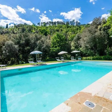 Charming Studio With Shared Pool In Лоро Чиуфена Екстериор снимка