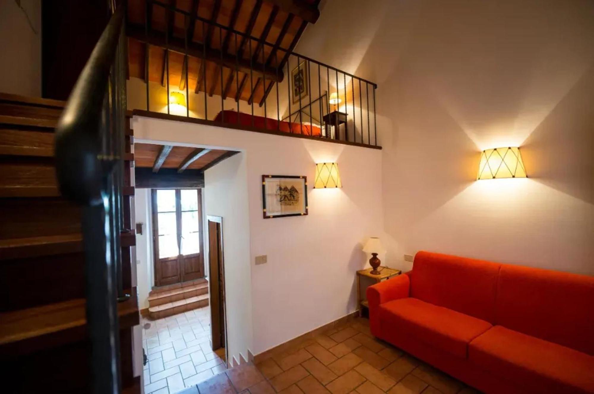 Charming Studio With Shared Pool In Лоро Чиуфена Екстериор снимка