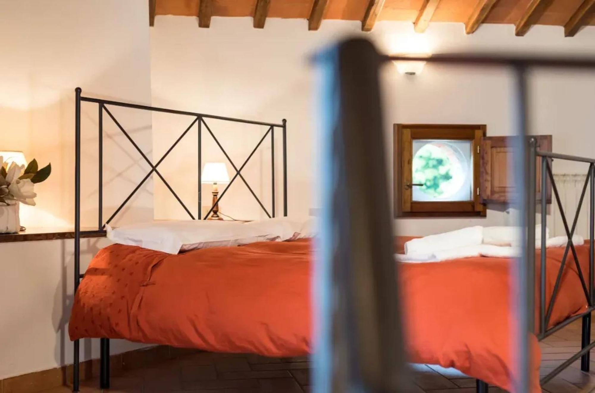 Charming Studio With Shared Pool In Лоро Чиуфена Екстериор снимка