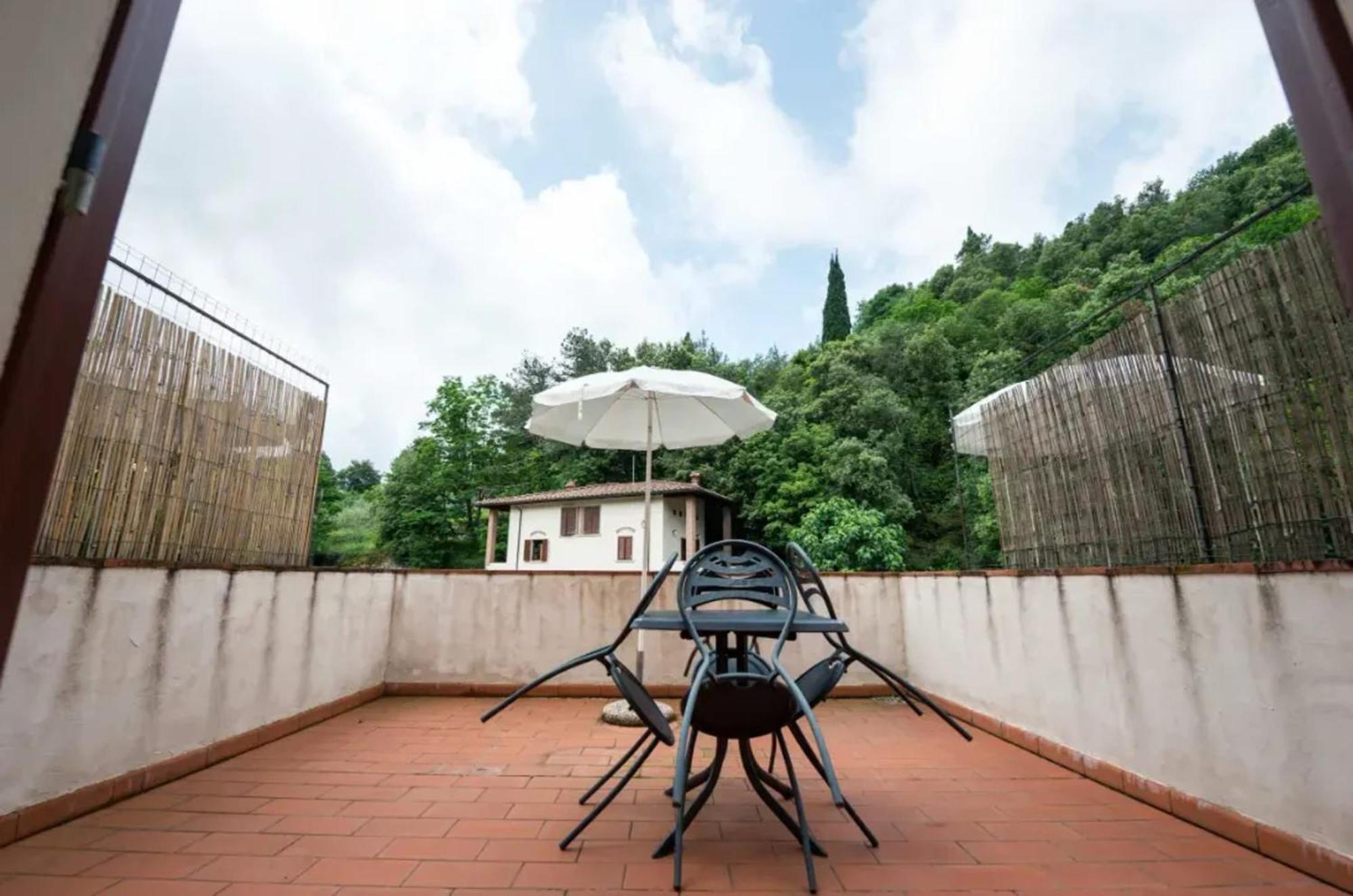 Charming Studio With Shared Pool In Лоро Чиуфена Екстериор снимка