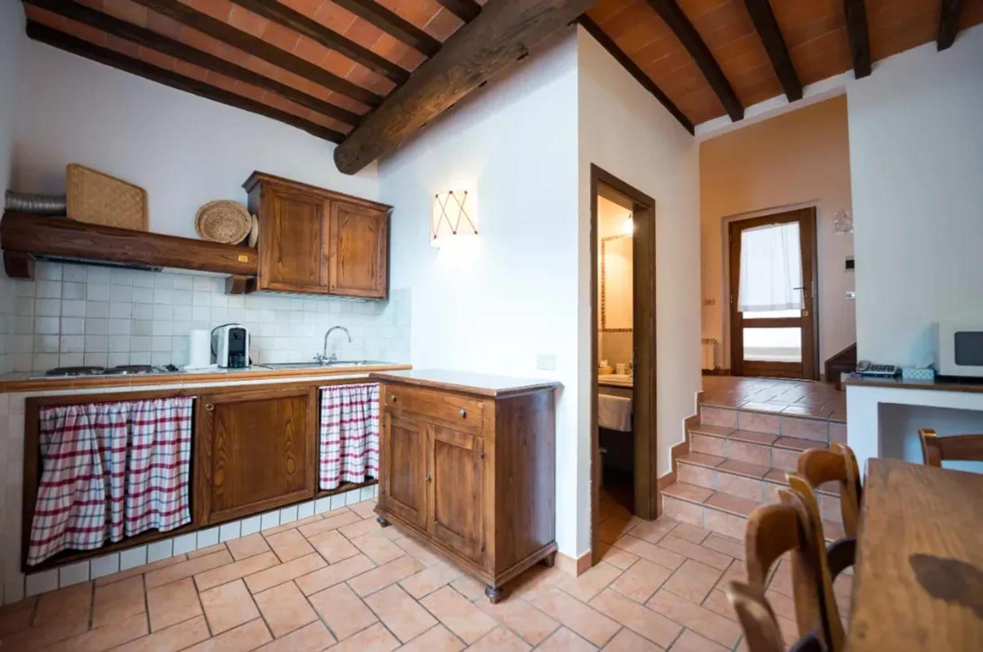 Charming Studio With Shared Pool In Лоро Чиуфена Екстериор снимка