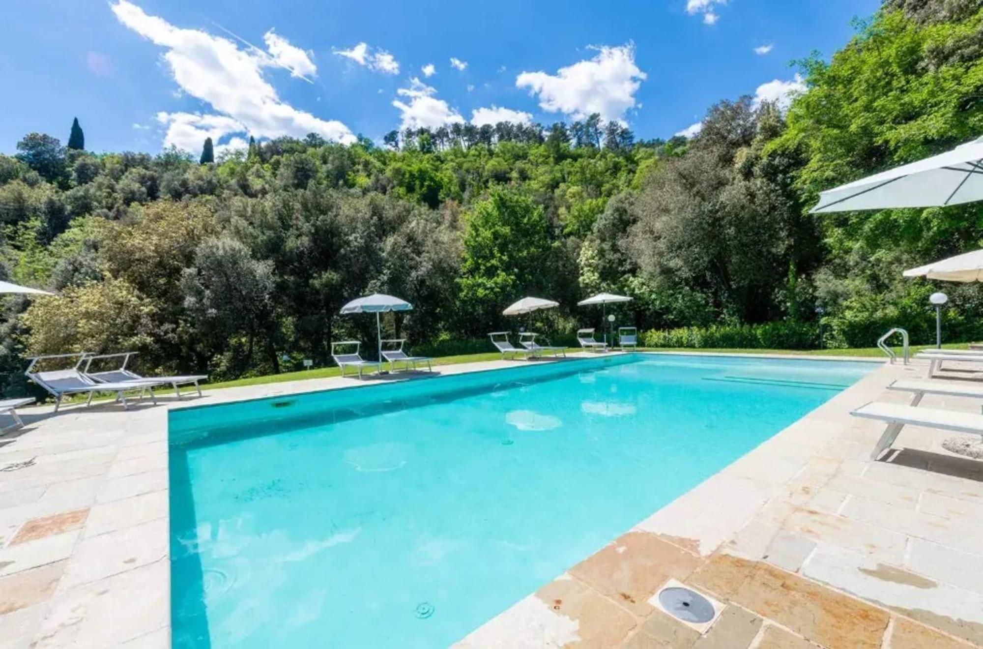 Charming Studio With Shared Pool In Лоро Чиуфена Екстериор снимка